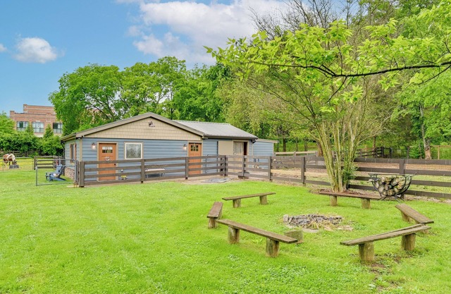 Boutique-Style Barn Stay 4 Mi to Franklin Main St