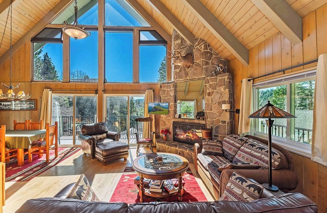 Bow N Arrow Lodge For 8!