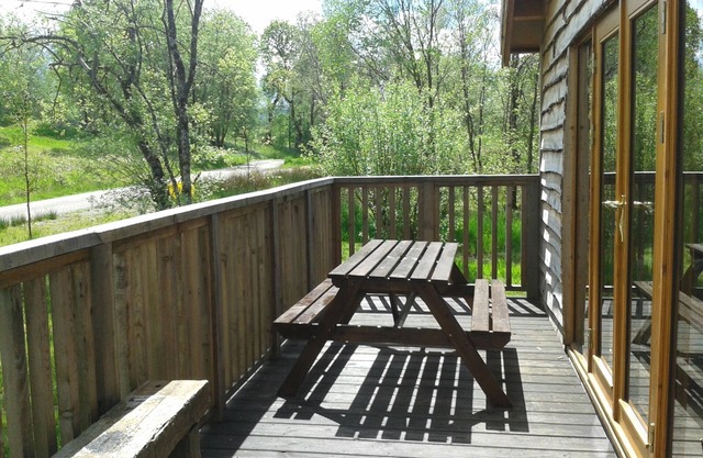 BRACKEN is a beautiful log cabin with lovely outlook over open meadow.