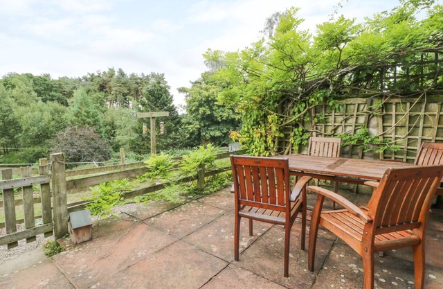 BRACKENBER LODGE, pet friendly in Appleby-In-Westmorland