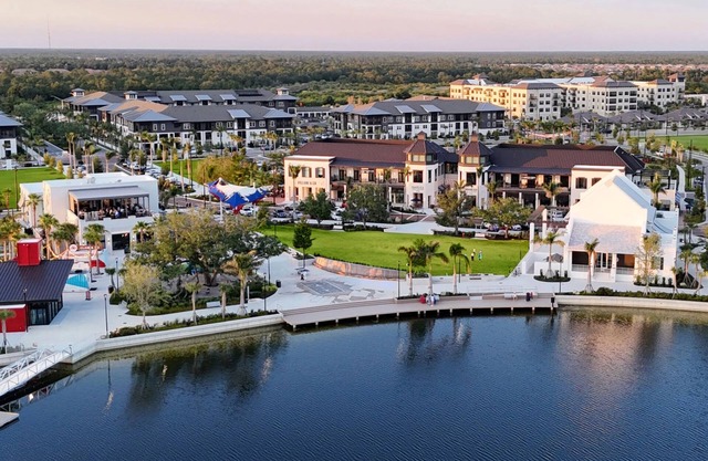 Brand new 2 Bedroom/2 Bath Condo with Country club membership