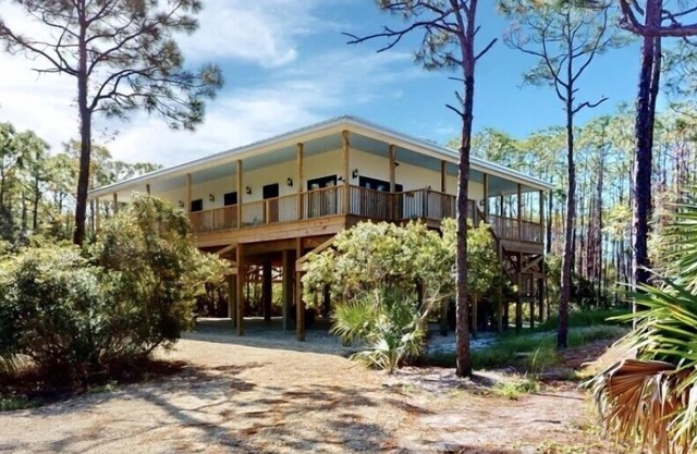 Brand New 3 Bedroom, Pet Friendly Amazing Bay View Home