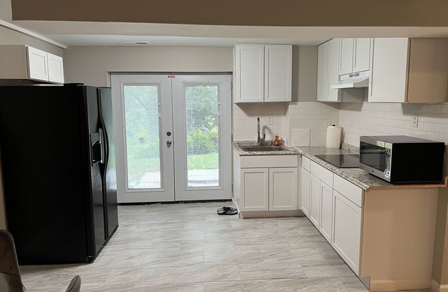 Brand new Basement Apartment in a good neighborhood everything within 2 miles