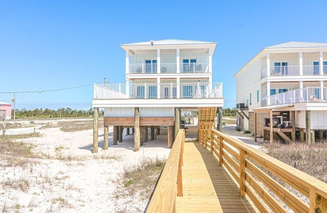 BRAND NEW Beachfront House! 6 BR/6.5 NEW Beachfront Paradise!