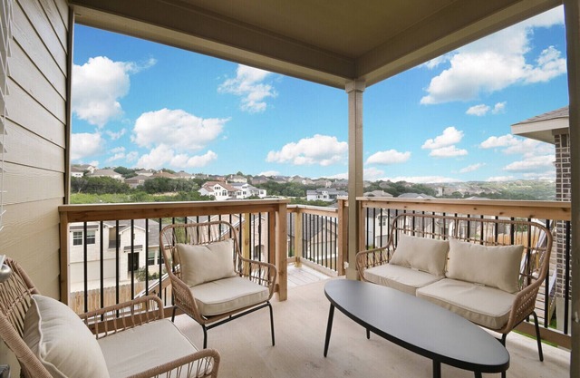 Brand new beautiful home in Stone Oak area, 4 bedrooms, 2 baths.