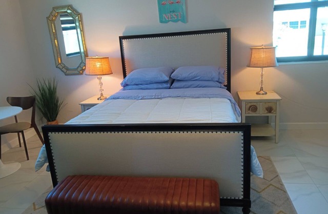 Brand New!CozyStudio near Downtown Venice, Beaches, Legacy Trail.