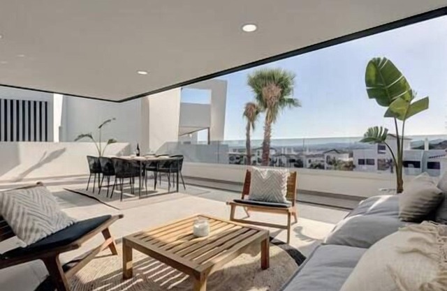 Brand New Elegant 3 Bed Apartment @ Estepona Hills