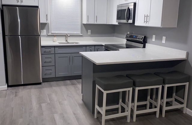 Brand New Gorgeous 2 Bedroom 1 Block from Beach!