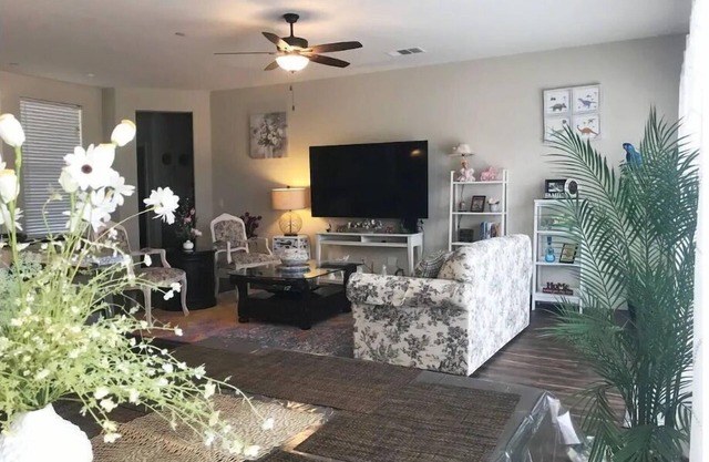 Brand New Home Close to Sequoia/w Tub & Games