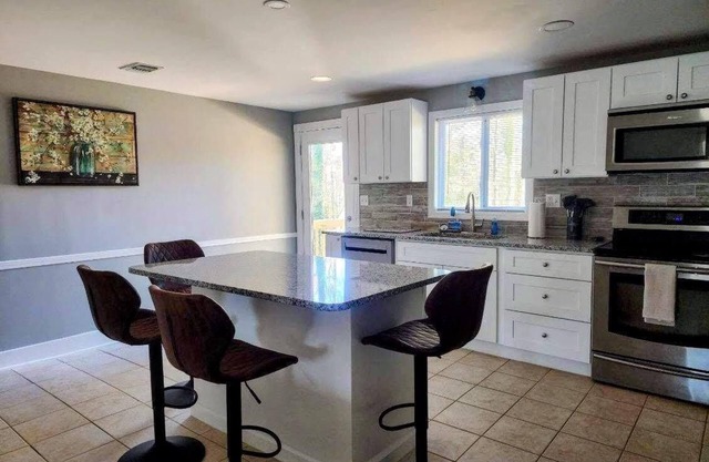 Brand new home - completely remodeled 4 bed 3 bath - Pet friendly!