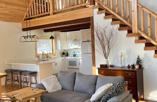 BRAND NEW LOG HOME! BRAND NEW LISTING!