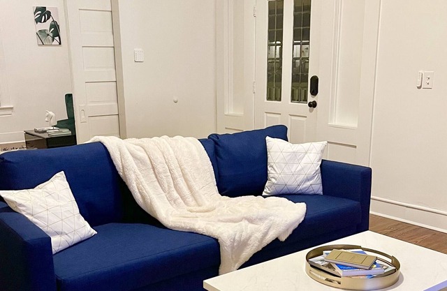 BRAND NEW Open-Concept near Mercedes-Benz!