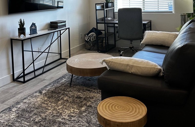 Brand New Private Guest Quarters with private entrance and private garage.