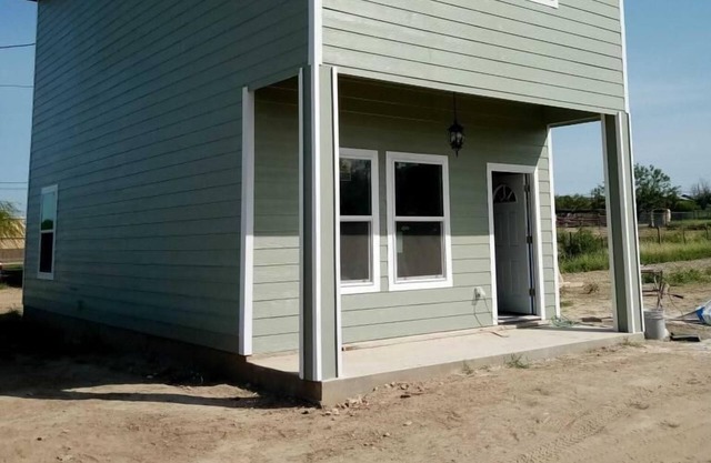 Brand new quiet house 9 min from the casino. Relax in this cozy house