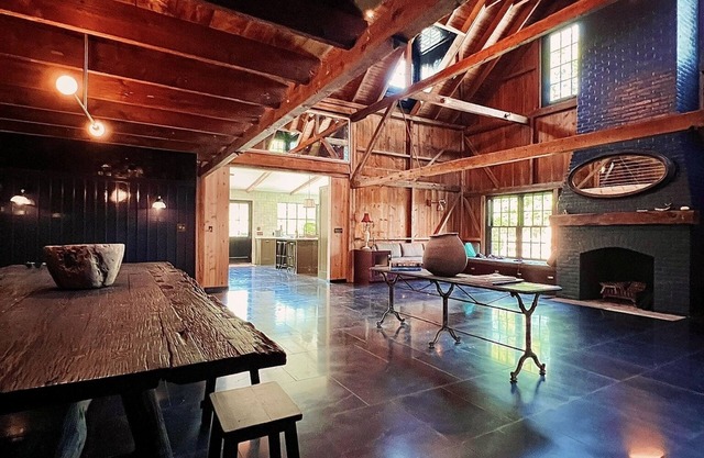 Brand NEW Spacious 6-bedroom house in peaceful Amagansett just Steps From Water