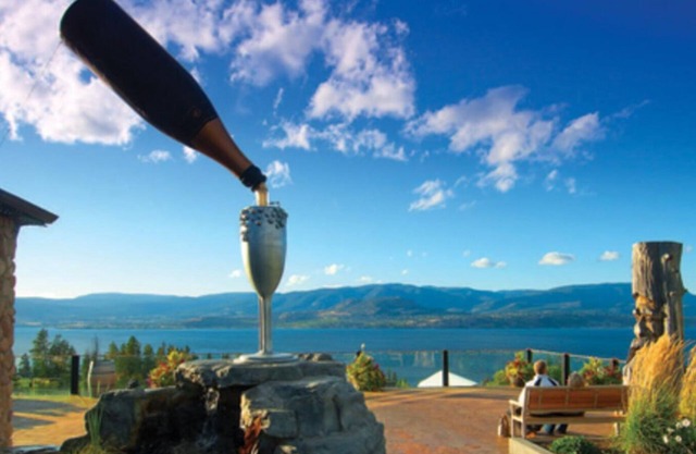 Brand new suite in Canada’s wine country! Minutes to the beach!
