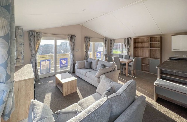 Brand new unit to the Hire fleet, stunning 20ft x 40ft accommodation.