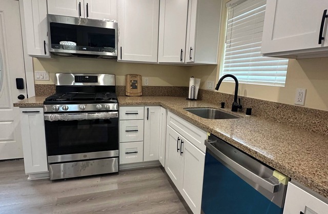 Brand new luxurious studio close to Hollywood and Universal Studio.