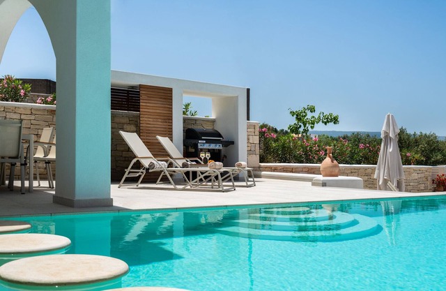 Brand new villa with private pool and panoramic views, near Rethymno city