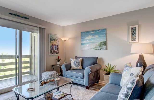 Breath taking ocean views, heated pool access