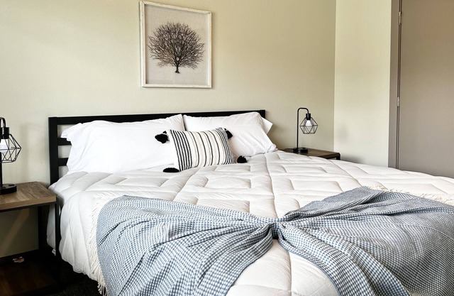 ✧Breathtaking 1BD Apt + Gym | Downtown Des Moines✧