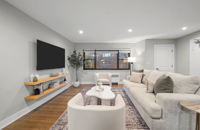 Breathtaking 2BR Near Lake Michigan in Evanston