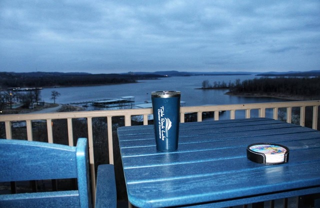 BREATHTAKING LAKE VIEW- UPPER LEVEL - TWO MILES FROM SILVER DOLLAR CITY