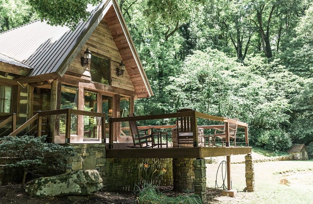 Breathtaking Log Cabin at The Stables at Strawberry Creek