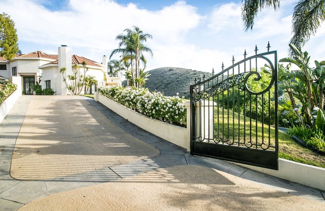 Breathtaking Mansion - Entertainer's Dream - 6,800 sq ft