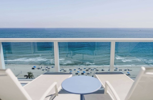 Breathtaking Ocean Views, Private Balcony, Inviting Pool, Near Top Attractions