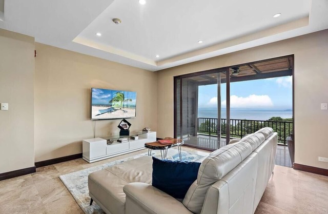 Breathtaking Ocean Views w - Pool Access