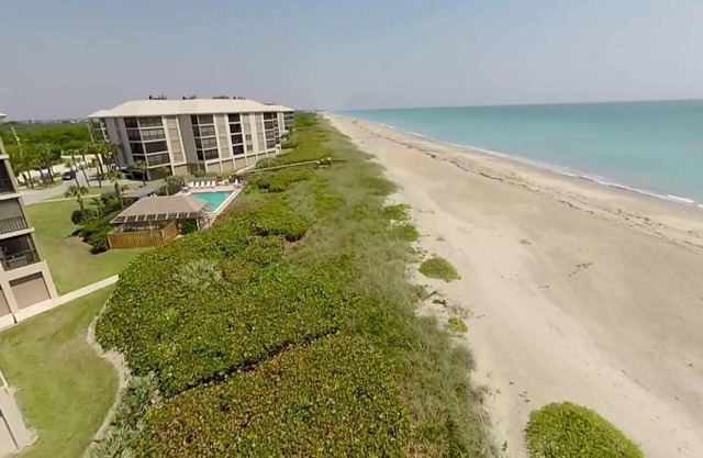Breathtaking Ocean Views and Direct Beach Access!
