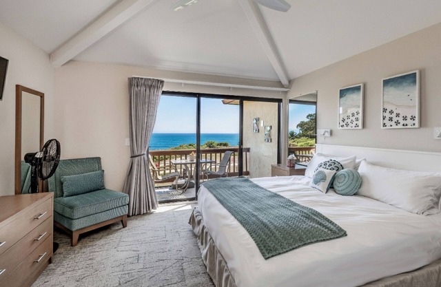 Breathtaking Panoramic Oceanfront! Walk-Out w/Pool
