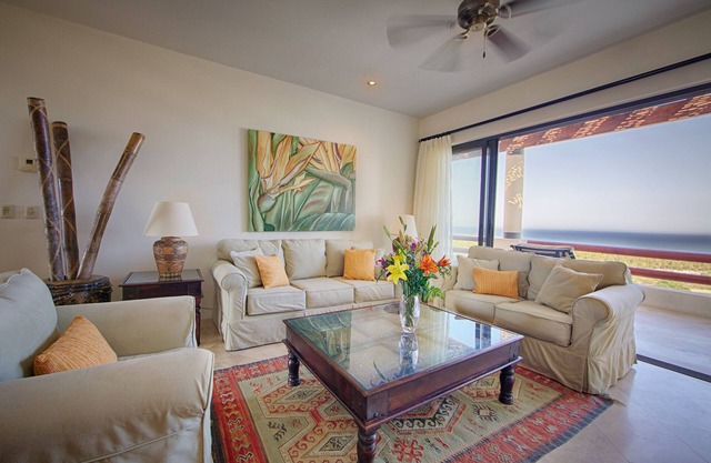 Breathtaking Sunset Ocean Views Fantastic 3BD Master-Suite