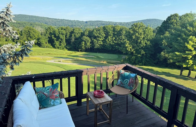 Breathtaking view’s 3-bedroom condo with WiFi and AC in Vernon Township