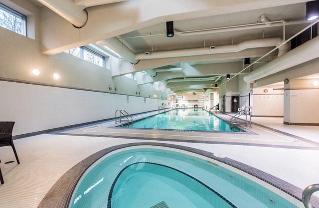 Breathtaking view with swimming pool-BlueMoon Stay