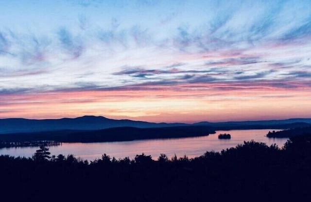 Breathtaking views! Kitchen! King bed! Summer Concerts!