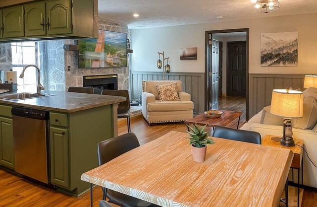 Breathtaking Views at Dollys Castle unit 7