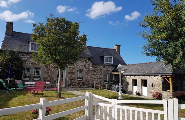 Breton house classified "Meublé de tourisme 3*" ideal for family and friends.