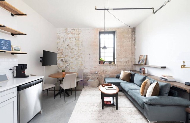 Brewery District 2-Story 2BR Apt Near Fiserv with Rooftop, Gym, and Parking