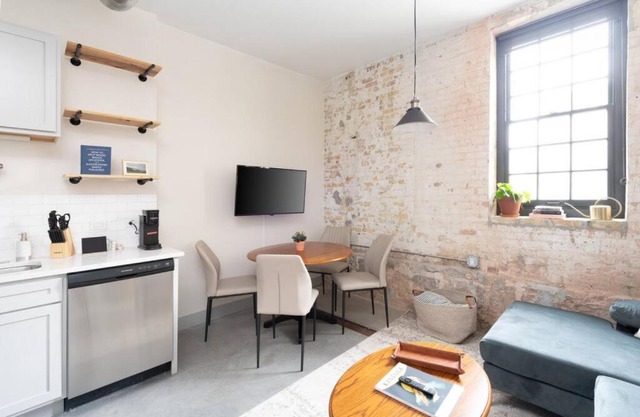 Brewery District 2-Story 2BR Apt Near Fiserv with Rooftop, Gym, and Parking