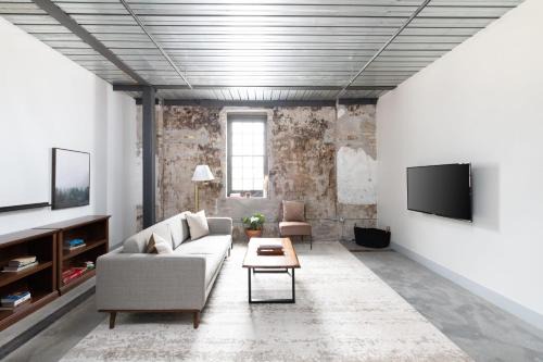 Brewery District Luxe 1BR Near Fiserv with Parking