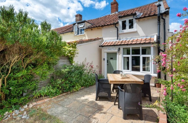 Briar Cottage - Two Bedroom House, Sleeps 3