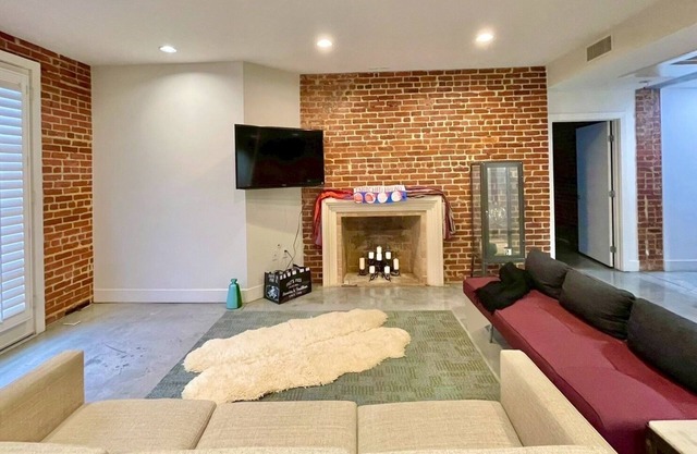 Bricklight Pasadena Condo Private 1B1B Apartment w/Full Kitchen & Living Room