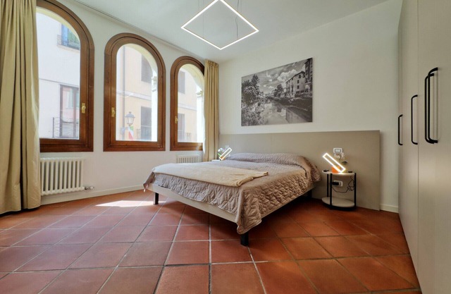 Bridge of Angels Modern and Central Apartment!