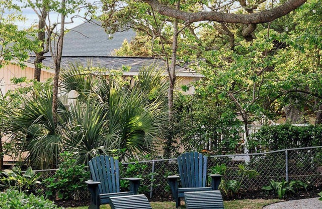 Bright 3-Bed Cottage w/Grill, Steps to the Beach!