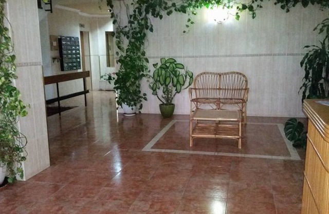 Bright 7th-Floor 2-Bed Apartment with Balcony, Spacious Living & Stunning Viewsn