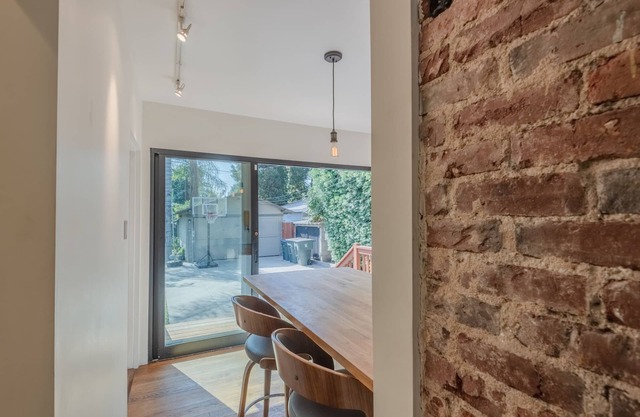 Bright and charming bungalow with private yard – Close to Old Town Pasadena.