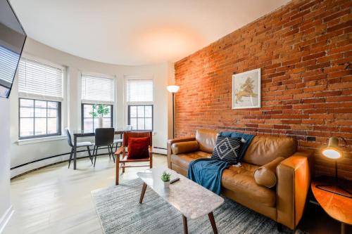 Bright and Cozy Studio Apartment