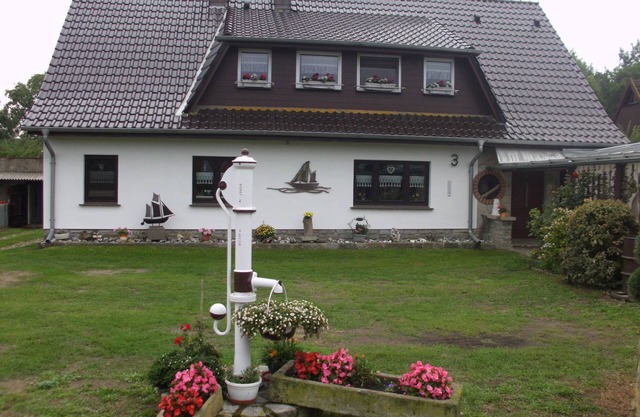 Bright and friendly furnished first floor apartment - "Darß Stuv"